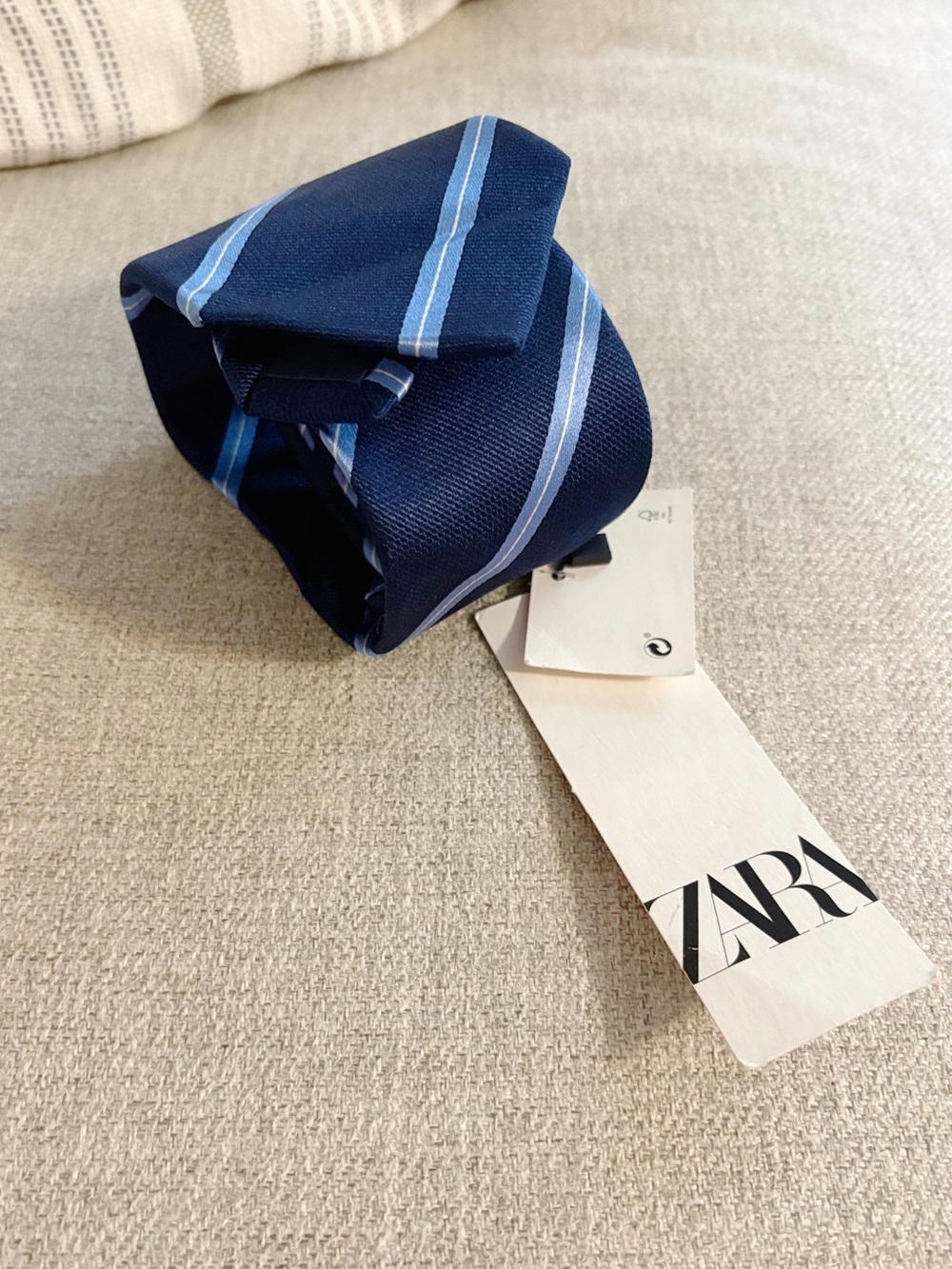 Zara New Men’s Silk Striped Classic Tie